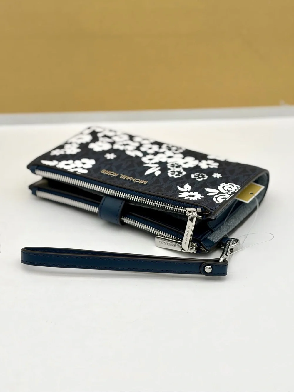 MICHAEL KORS Jet Set Travel Large Printed Signature Logo Wristlet Admiral